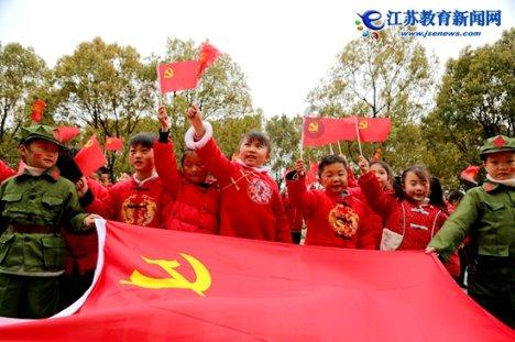 47岁李冰冰依旧美艳动人，时尚穿搭与保养秘诀大揭秘